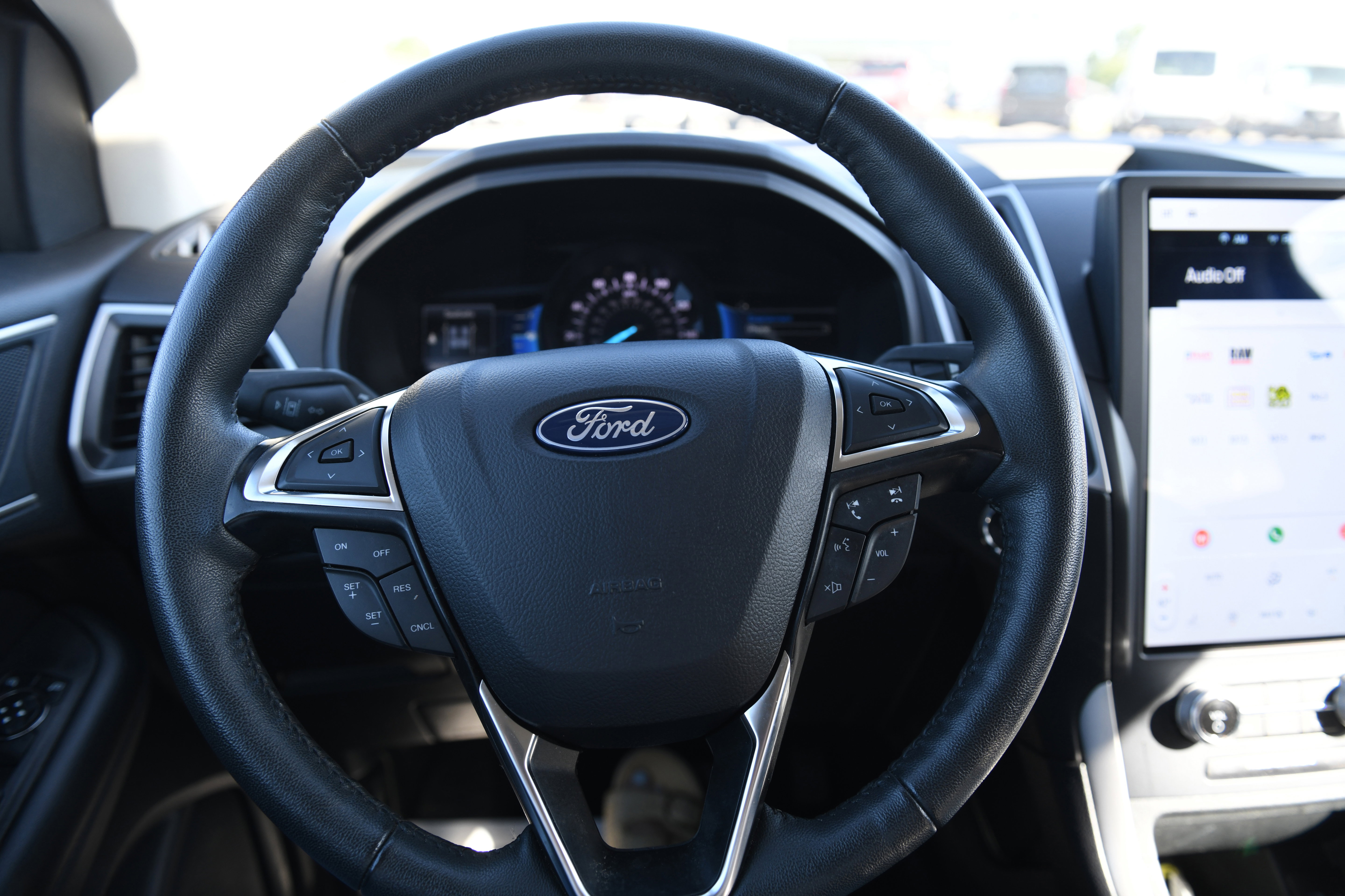 Used 2023 Ford Edge SEL image 19