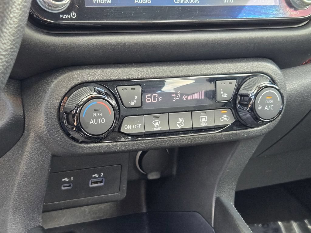 Used 2024 Nissan Kicks SR w/ SR Premium Package FWD image 36