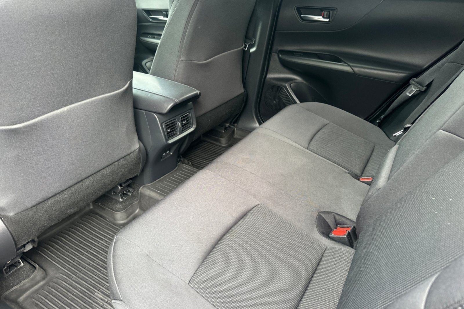 Certified 2024 Toyota Venza LE AWD/4WD image 11
