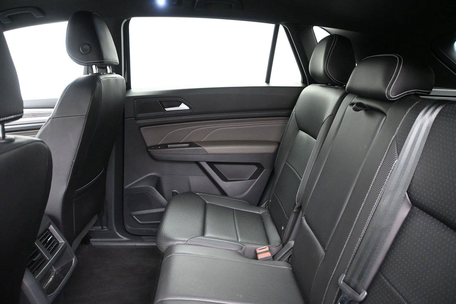 Used 2023 Volkswagen Atlas Cross Sport SE w/ Panoramic Sunroof Package AWD/4WD image 12