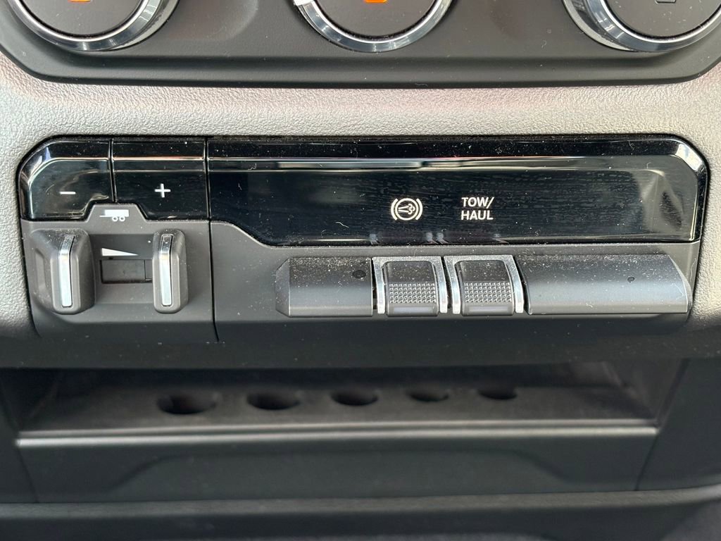 Used 2024 RAM 3500 Big Horn image 27