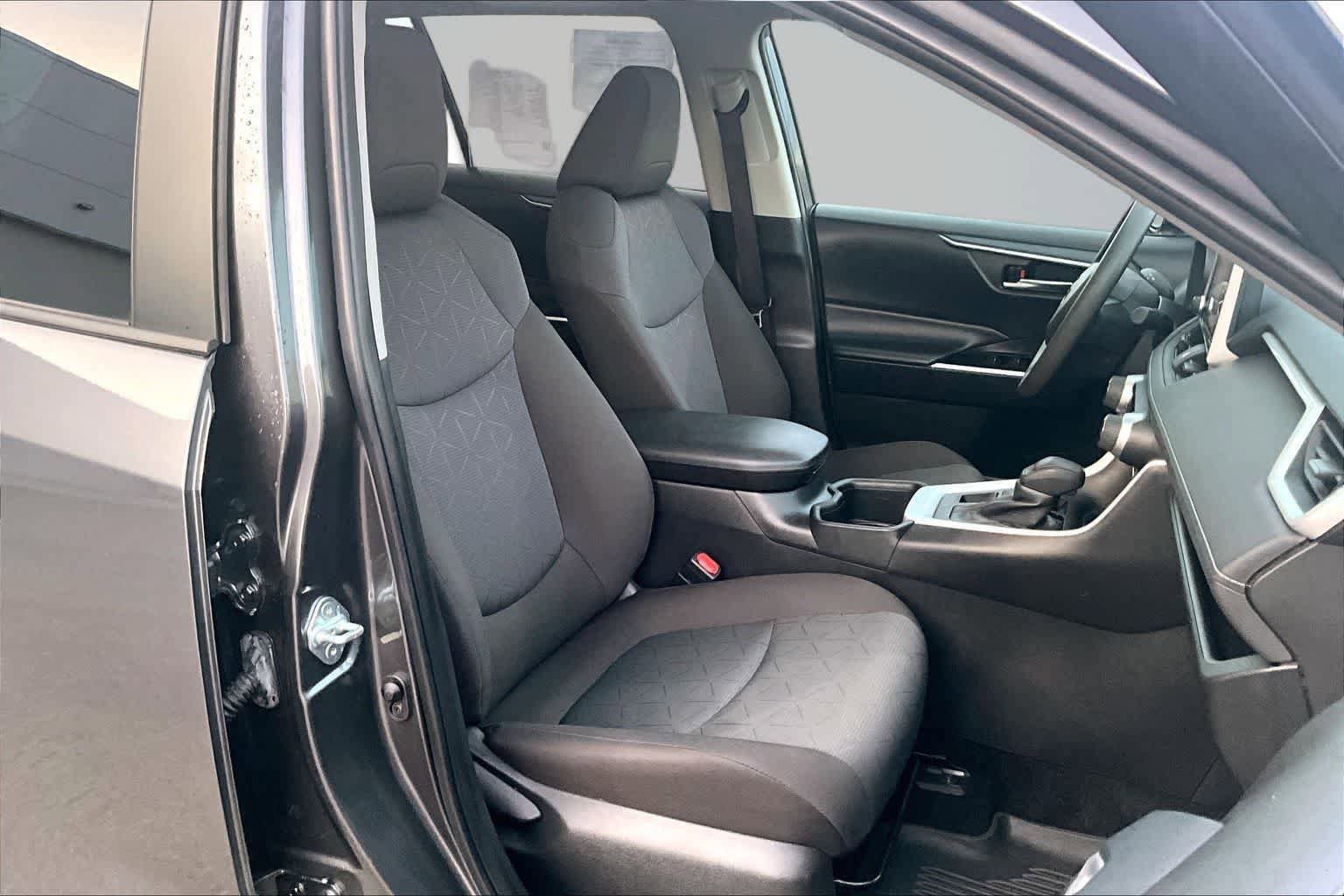 Used 2024 Toyota RAV4 XLE w/ Convenience Package image 14