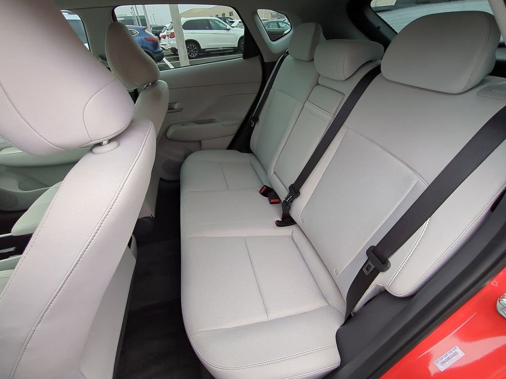 Certified 2025 Hyundai Kona SE image 13