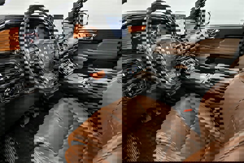 Used 2019 Lincoln Navigator Reserve image 17