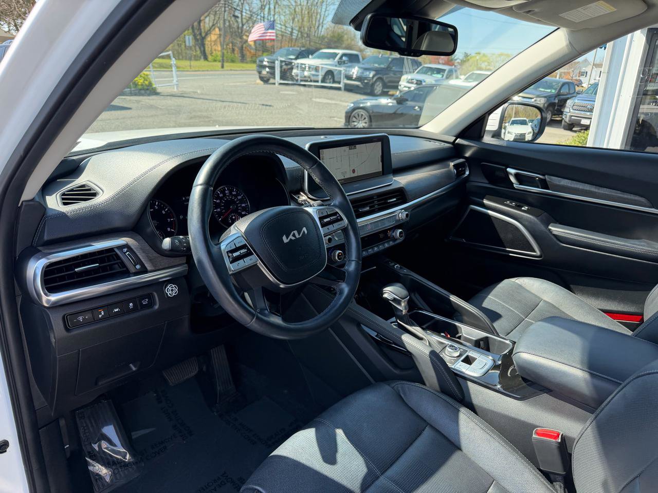 Used 2022 Kia Telluride EX w/ EX Premium Package image 10