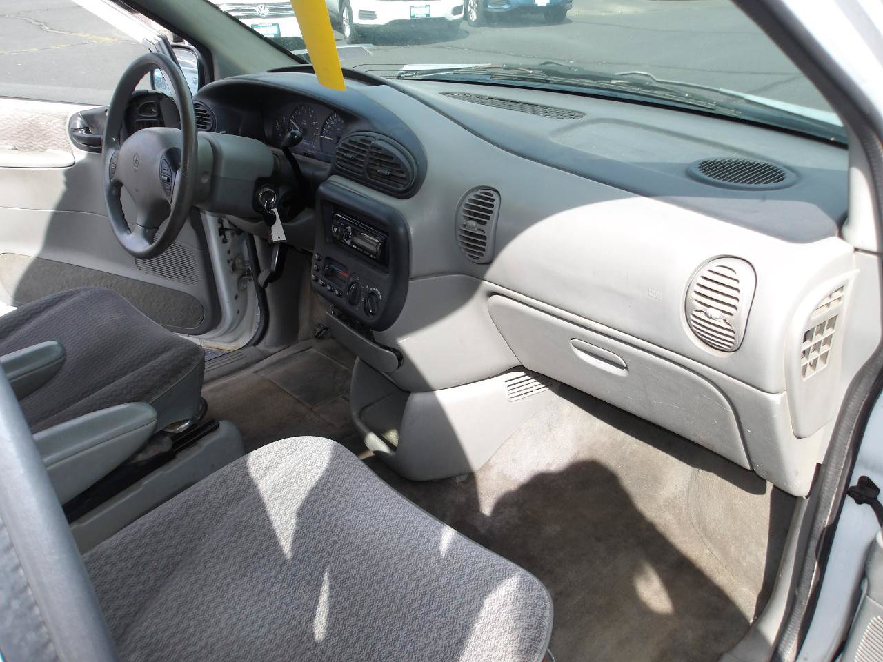 Used 1999 Plymouth Voyager FWD image 12