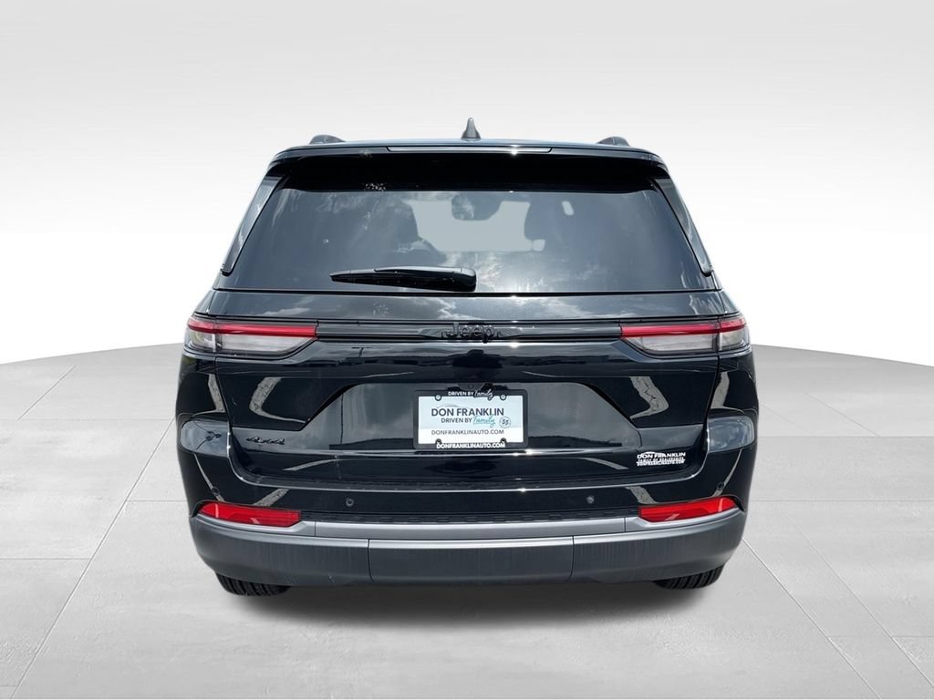 New 2026 Jeep Grand Cherokee Altitude AWD/4WD image 8