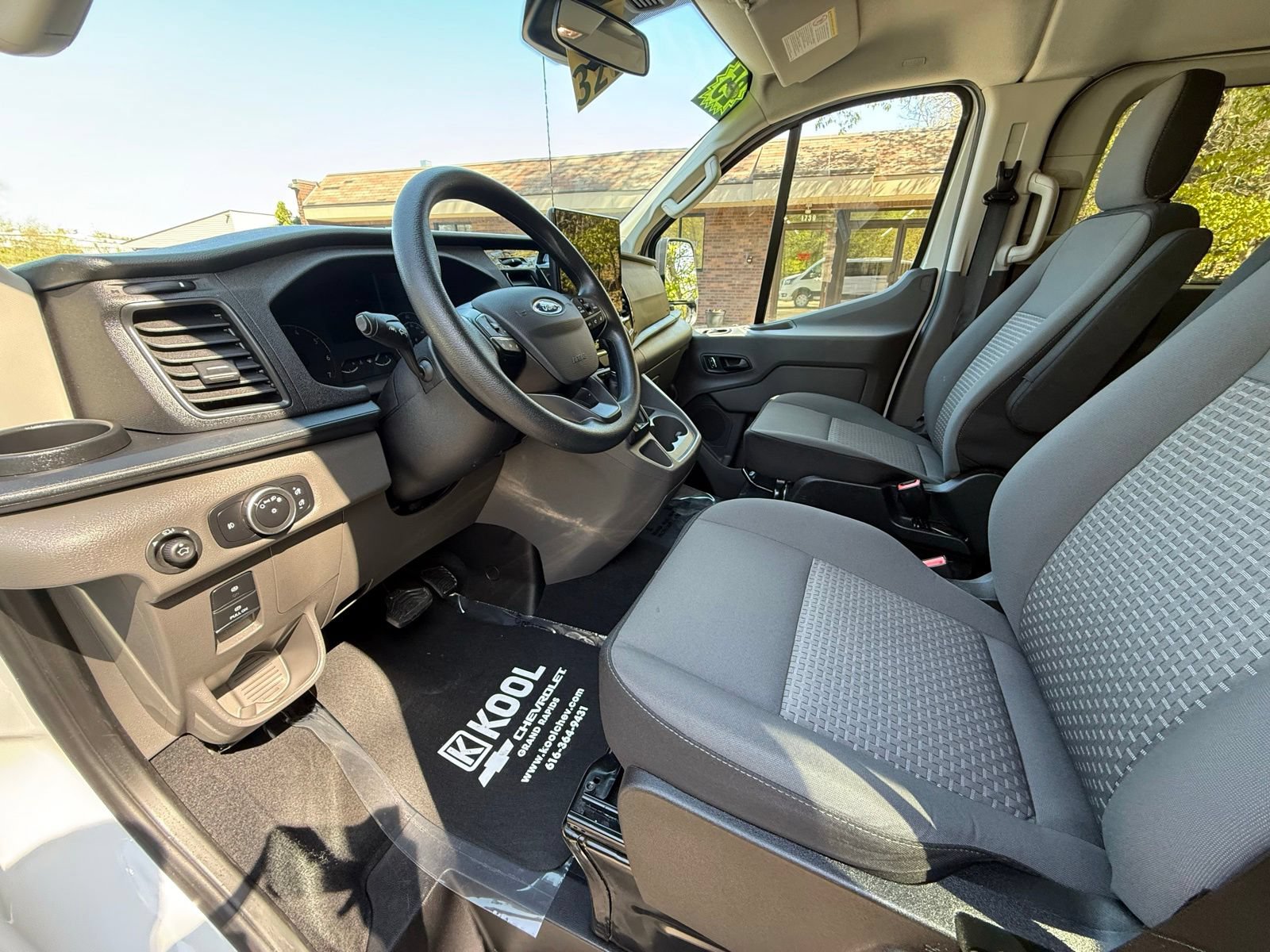 Used 2025 Ford Transit 350 XLT RWD image 9