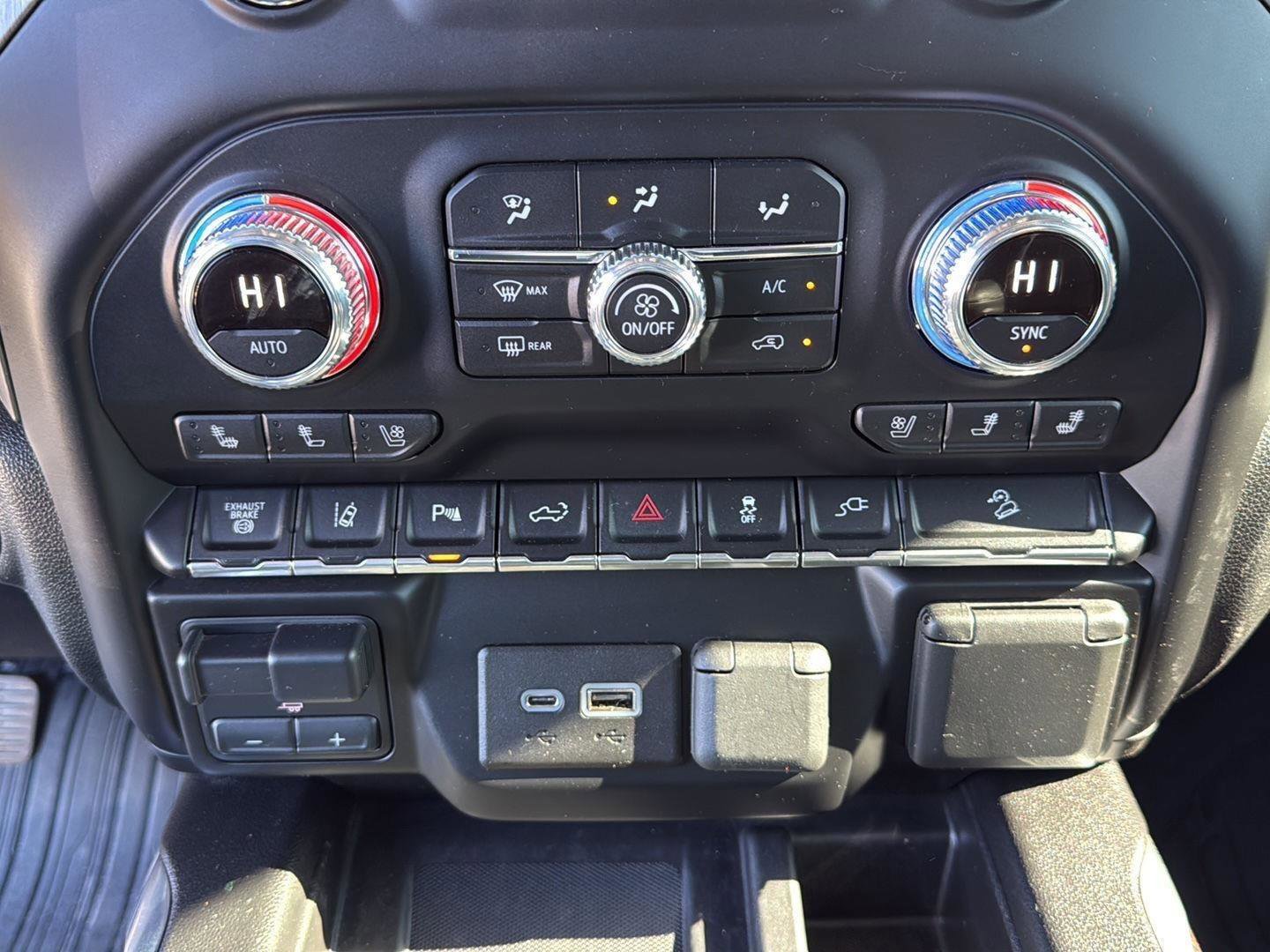 Used 2020 GMC Sierra 2500 Denali w/ Denali Ultimate Package image 19