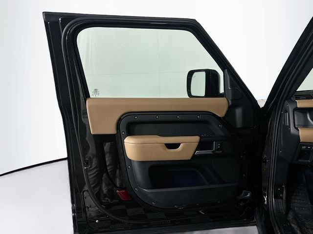 New 2026 Land Rover Defender 90 V8 image 11