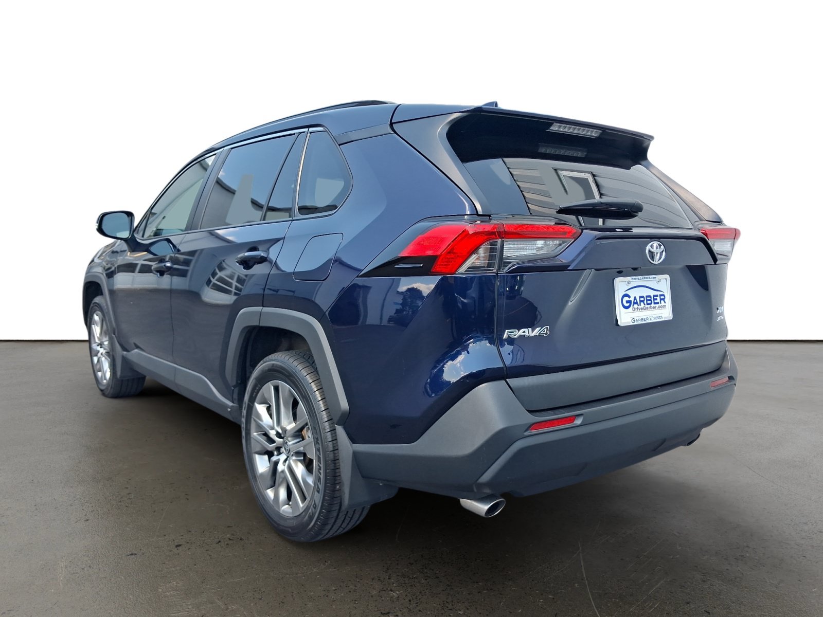 Used 2023 Toyota RAV4 XLE Premium AWD/4WD image 3