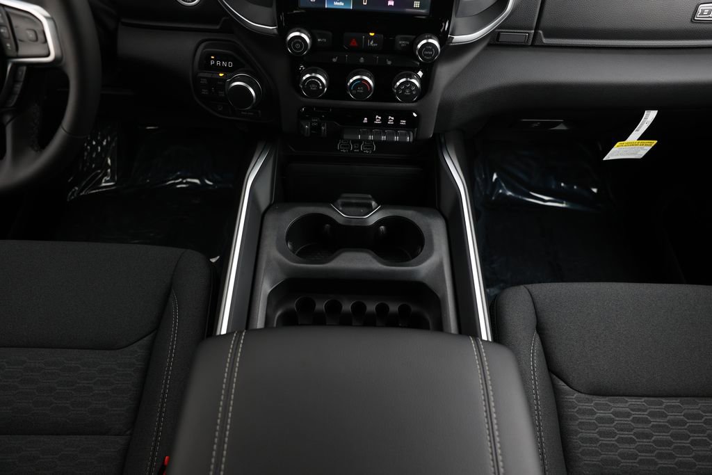 New 2026 RAM 1500 4x4 Crew Cab image 25