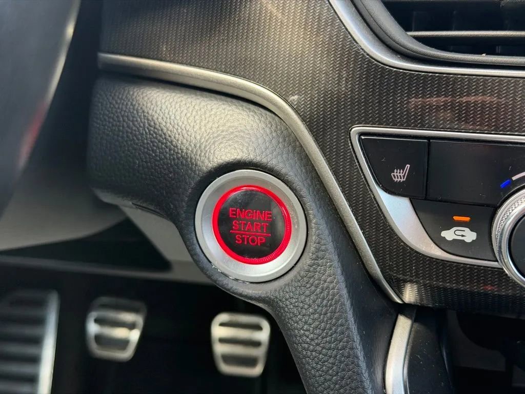 Used 2018 Honda Accord Sport image 19