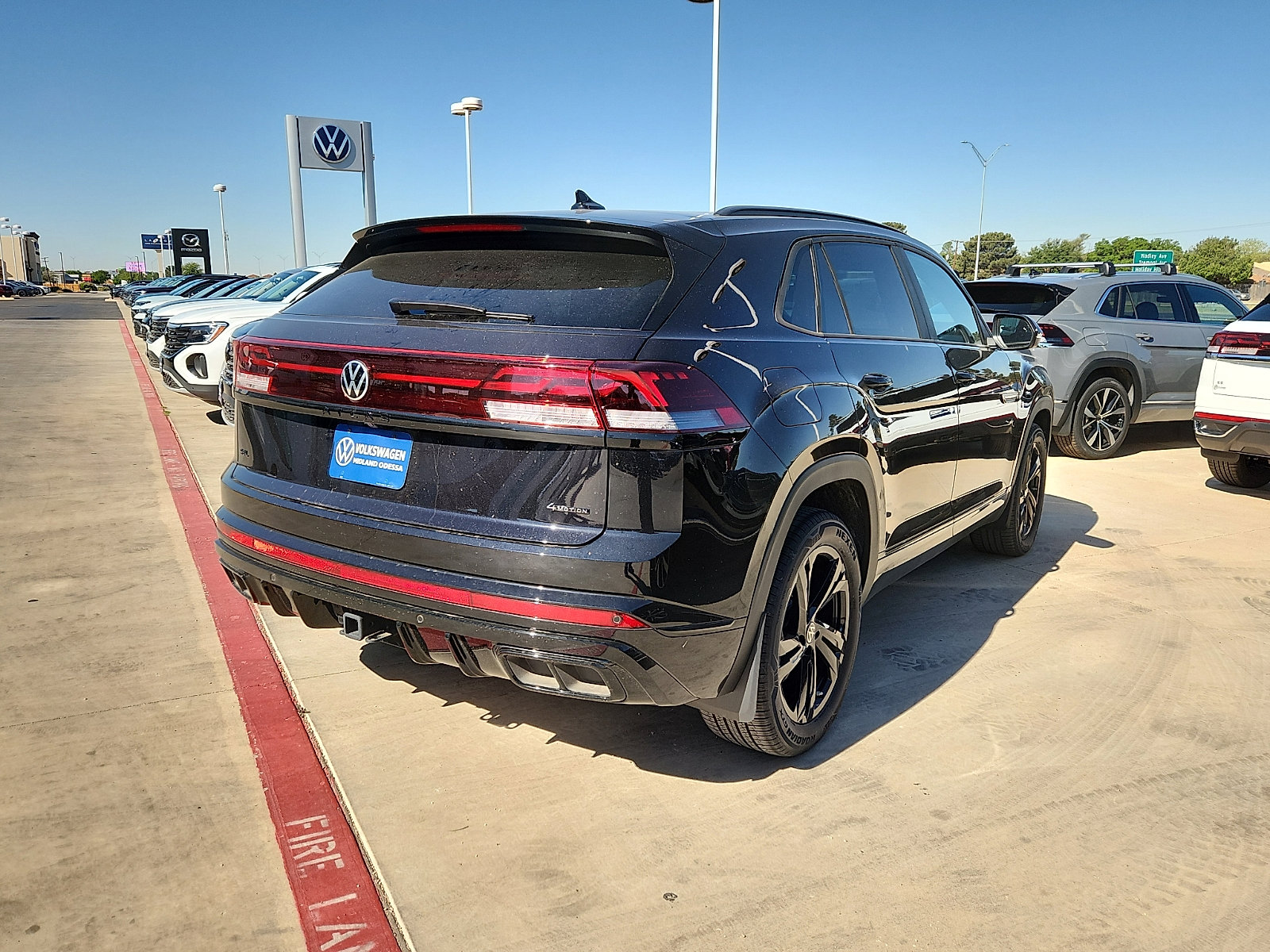 New 2026 Volkswagen Atlas Cross Sport SEL R-Line AWD/4WD image 7