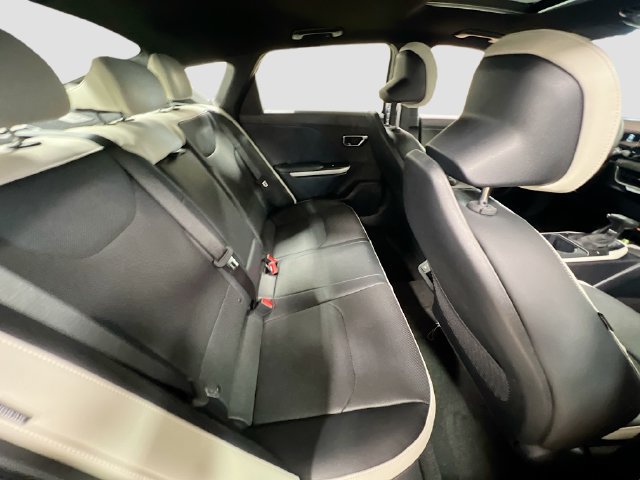 New 2025 Kia K4 EX w/ GT-Line Premium Package FWD image 28