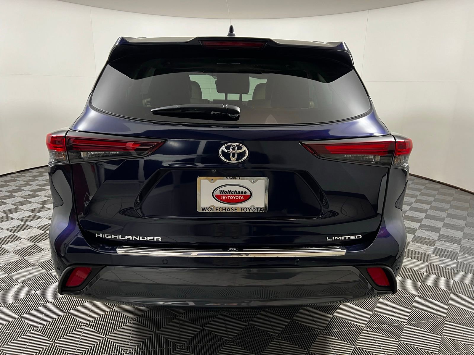 Certified 2025 Toyota Highlander Limited image 6