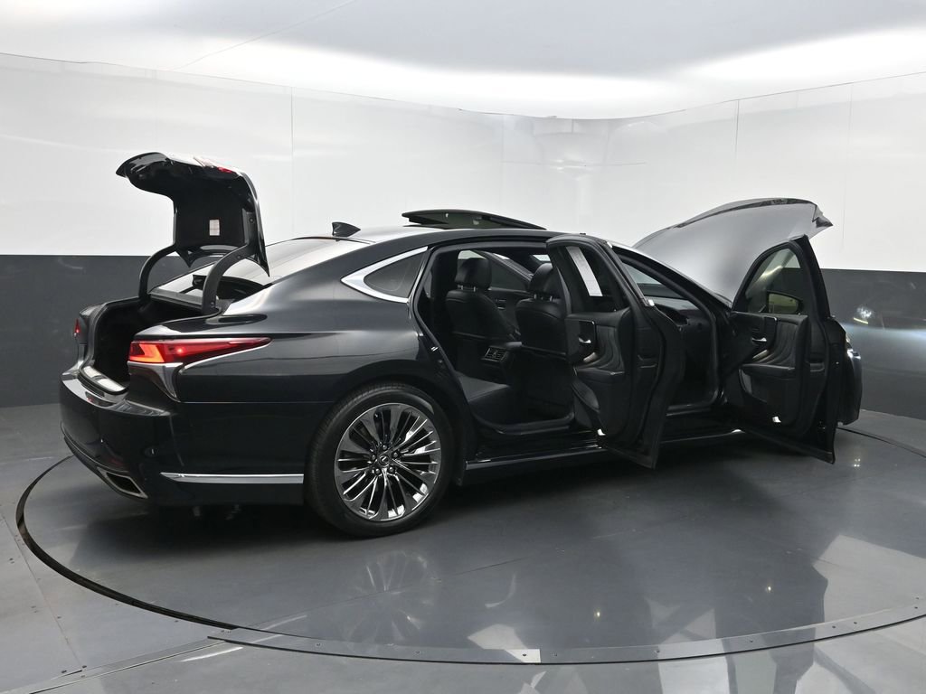 Used 2020 Lexus LS 500 w/ Accessory Package (Z2) RWD image 38