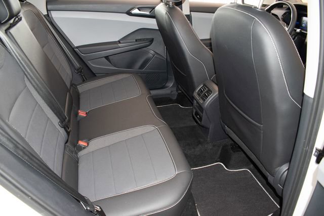 Used 2023 Volkswagen Taos SE AWD/4WD image 12
