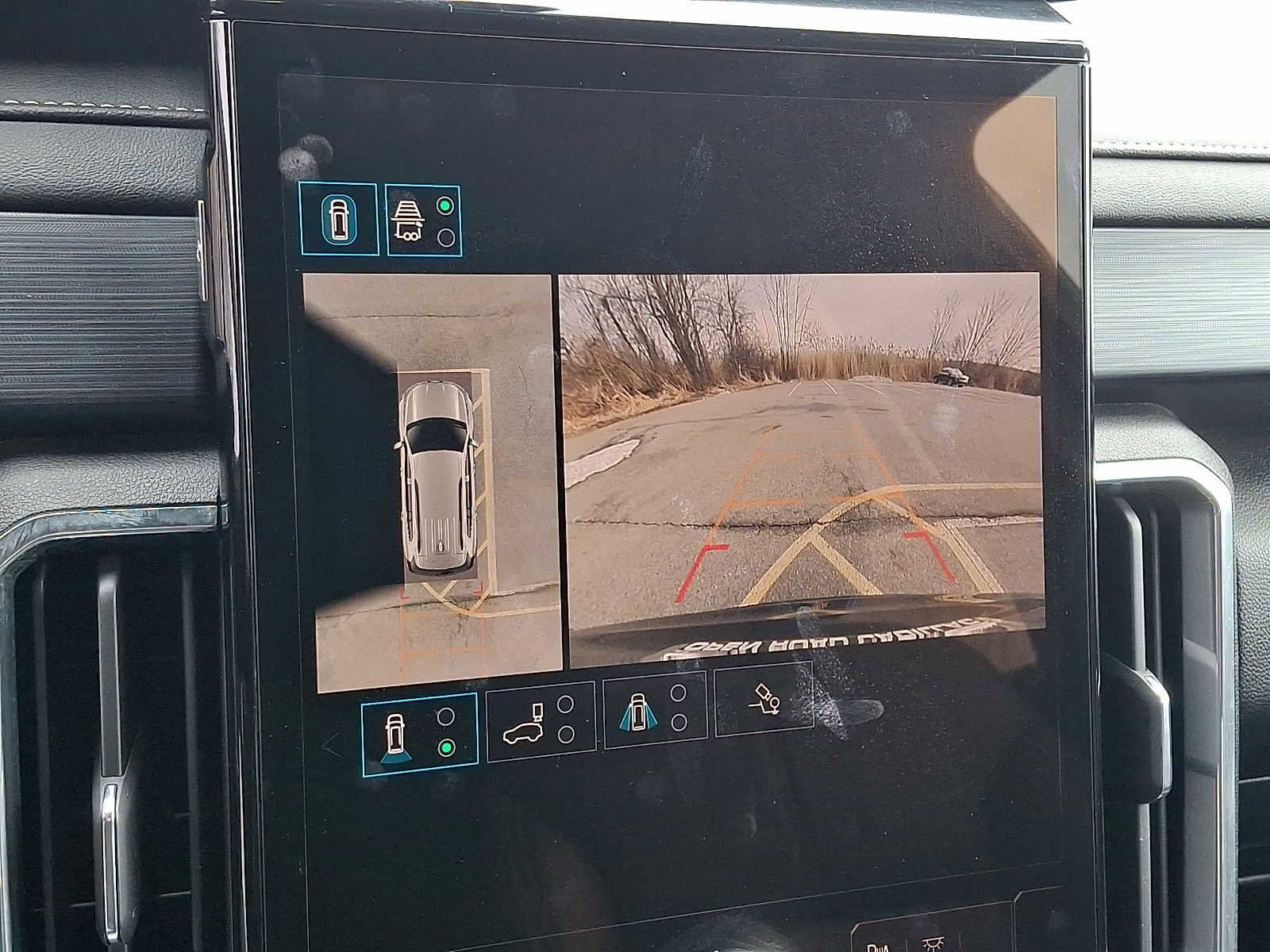 Used 2024 GMC Acadia Elevation image 19