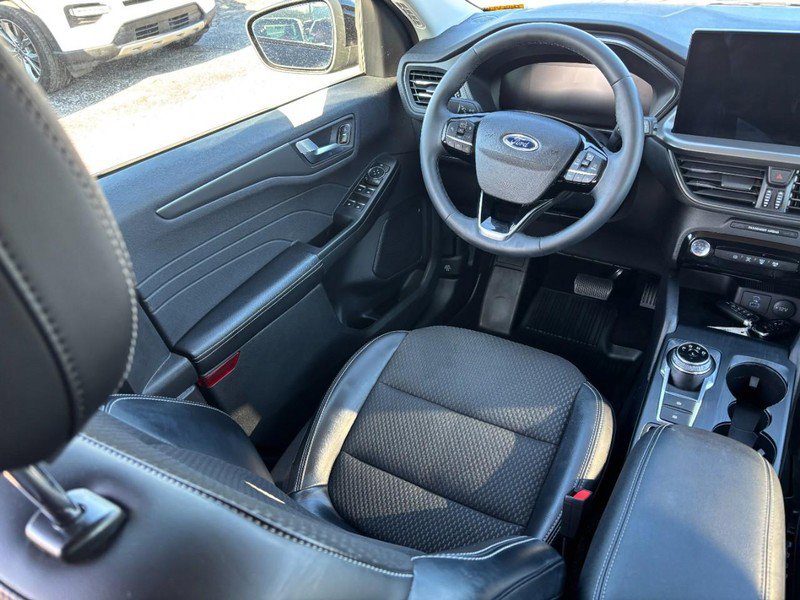 Used 2023 Ford Escape SE FWD image 13