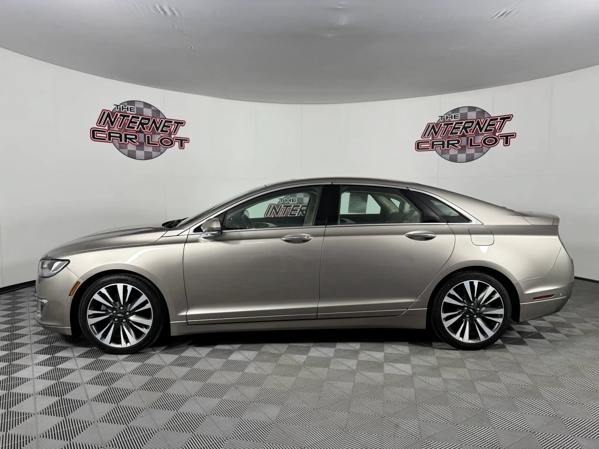 Used 2020 Lincoln MKZ Reserve FWD image 4