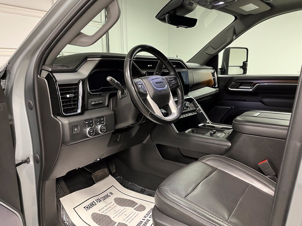 Used 2024 GMC Sierra 3500 Denali w/ Technology Package AWD/4WD image 17
