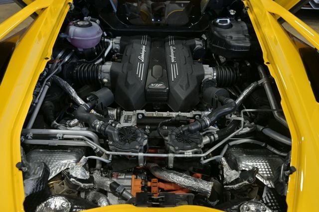 Used 2024 Lamborghini Revuelto AWD/4WD image 27