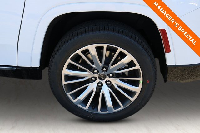 New 2025 Jeep Wagoneer L Series II image 9