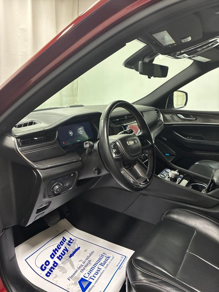 Used 2022 Jeep Grand Cherokee Overland w/ Advanced Protech Group III AWD/4WD image 13