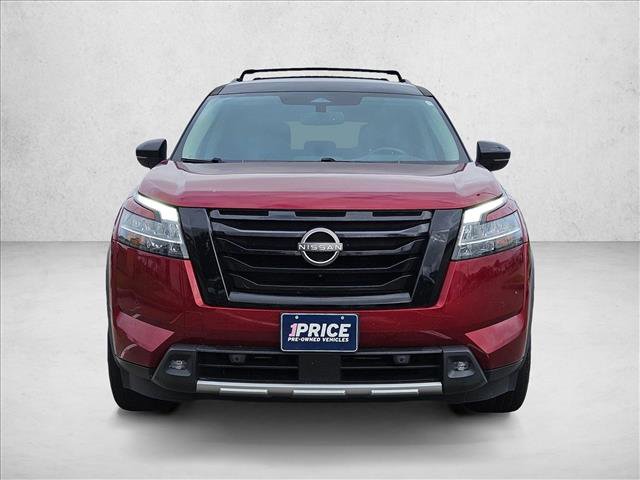 Used 2022 Nissan Pathfinder SL w/ Lighting Package (N92) FWD image 2