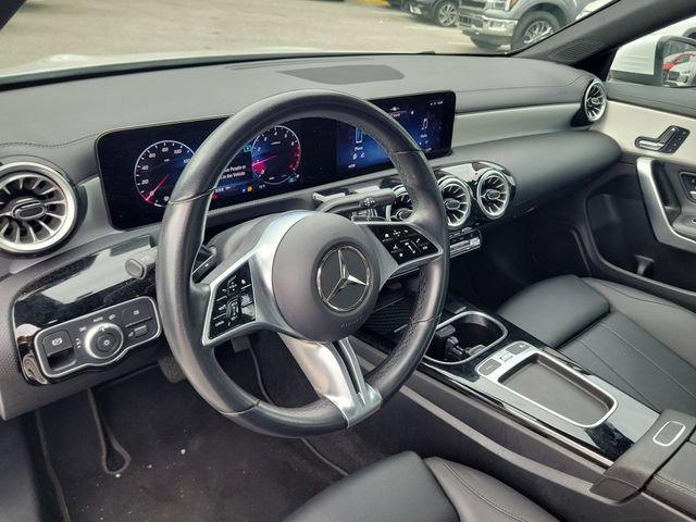Used 2025 Mercedes-Benz CLA 250 image 21