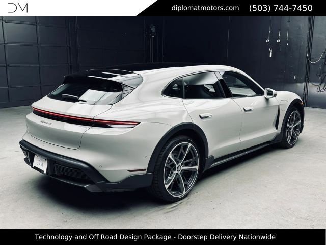 Used 2024 Porsche Taycan 4 Cross Turismo w/ Technology Package (P6F) AWD/4WD image 7