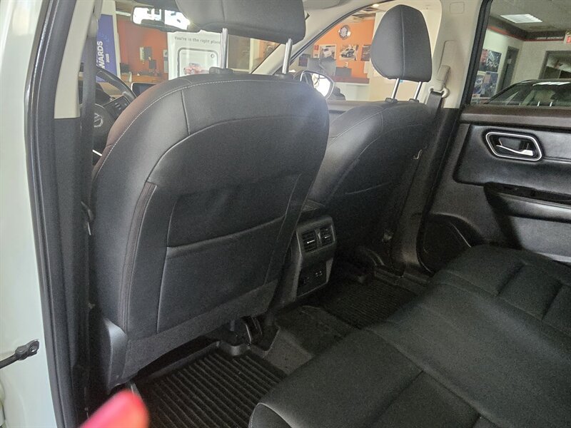 Used 2021 Nissan Rogue SL AWD/4WD image 12
