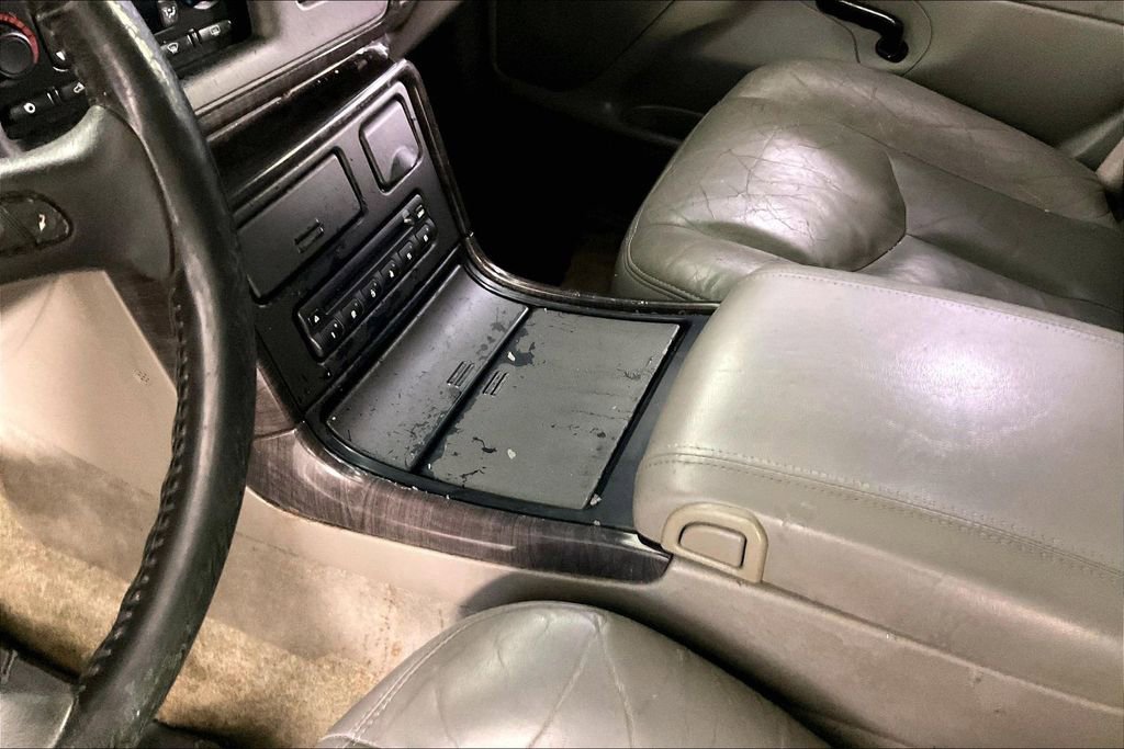 Used 2003 GMC Yukon XL Denali image 16