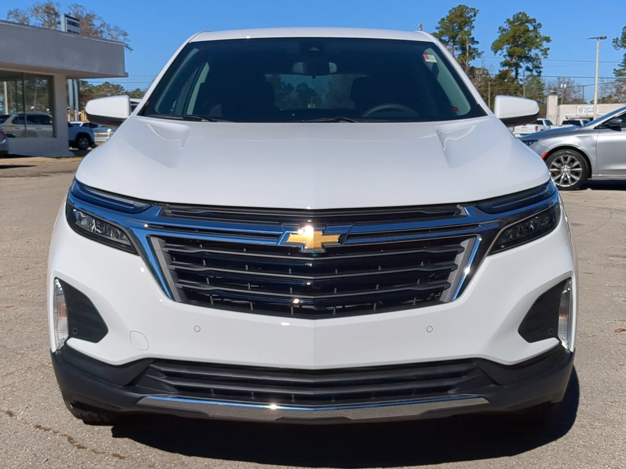 Used 2023 Chevrolet Equinox LT FWD image 9