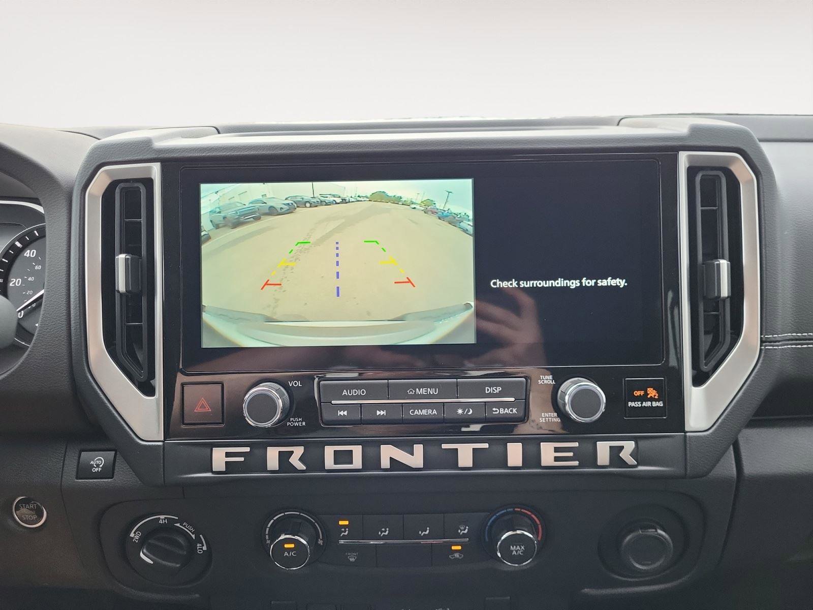 Used 2025 Nissan Frontier SV image 14