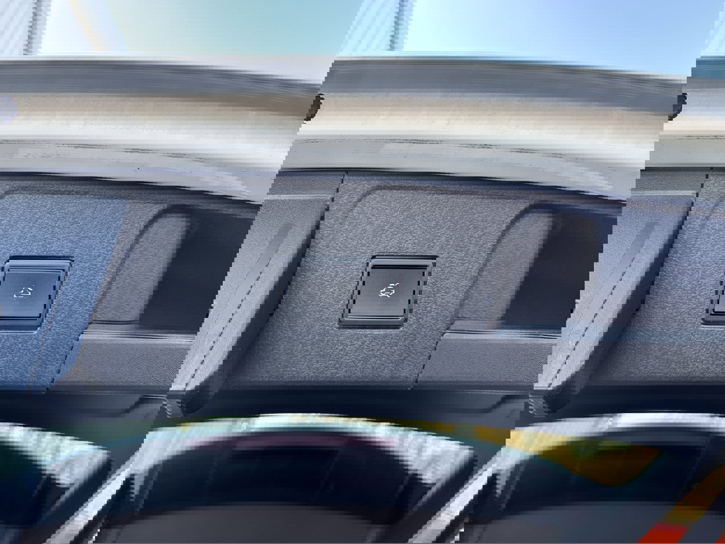 Used 2025 Volkswagen Atlas SE image 13