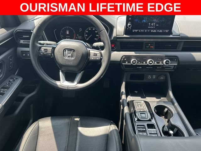 Used 2025 Honda Pilot Touring image 6