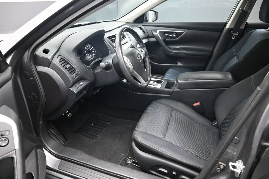 Used 2017 Nissan Altima 2.5 SV w/ Convenience Package FWD image 18