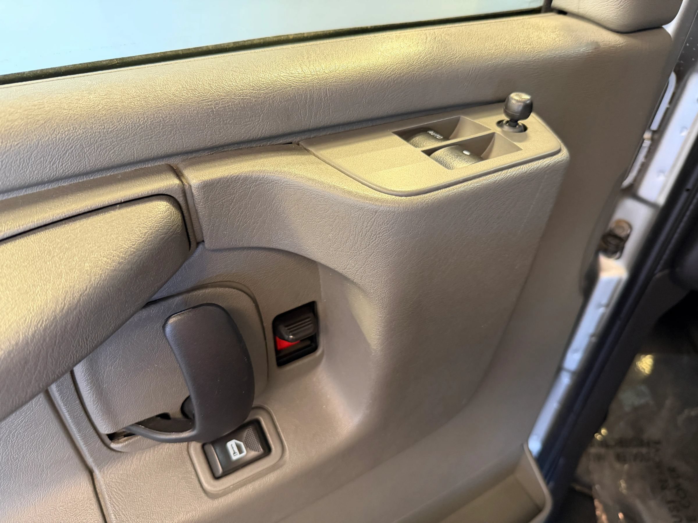 Used 2012 Chevrolet Express 1500 AWD w/ Power Package image 9