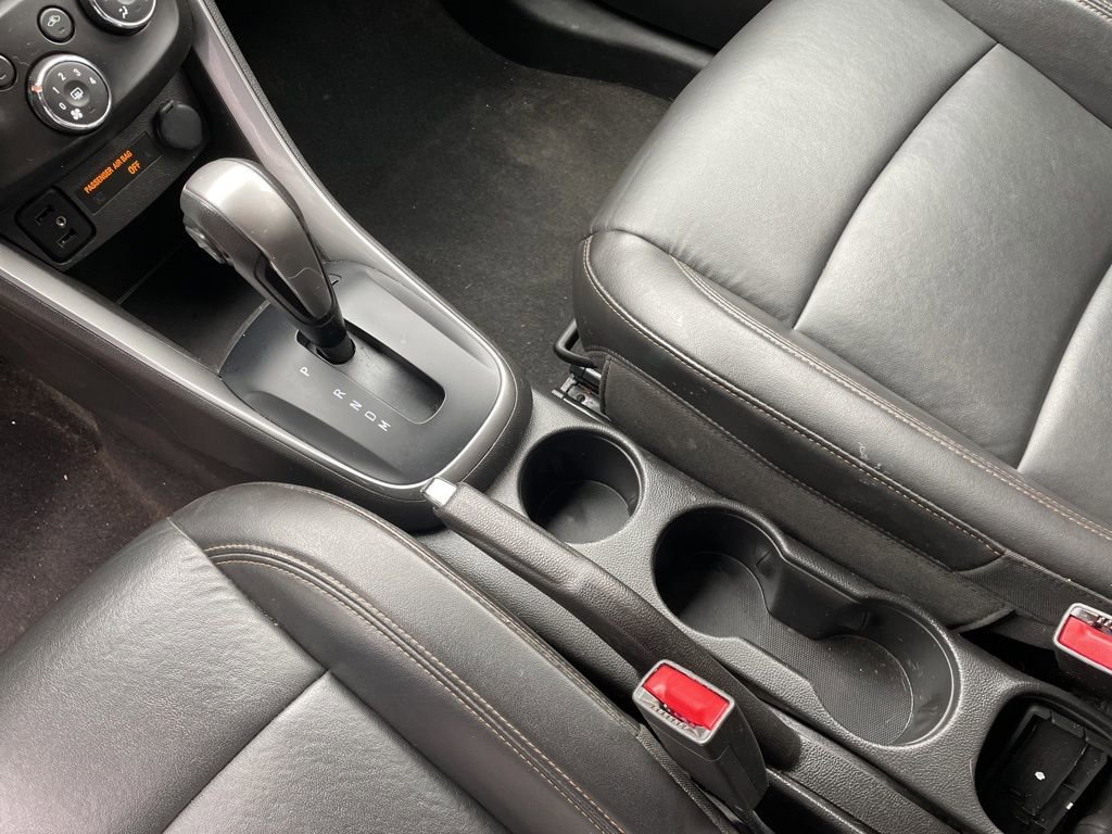 Used 2022 Chevrolet Trax LT w/ Premium Seat Package image 9