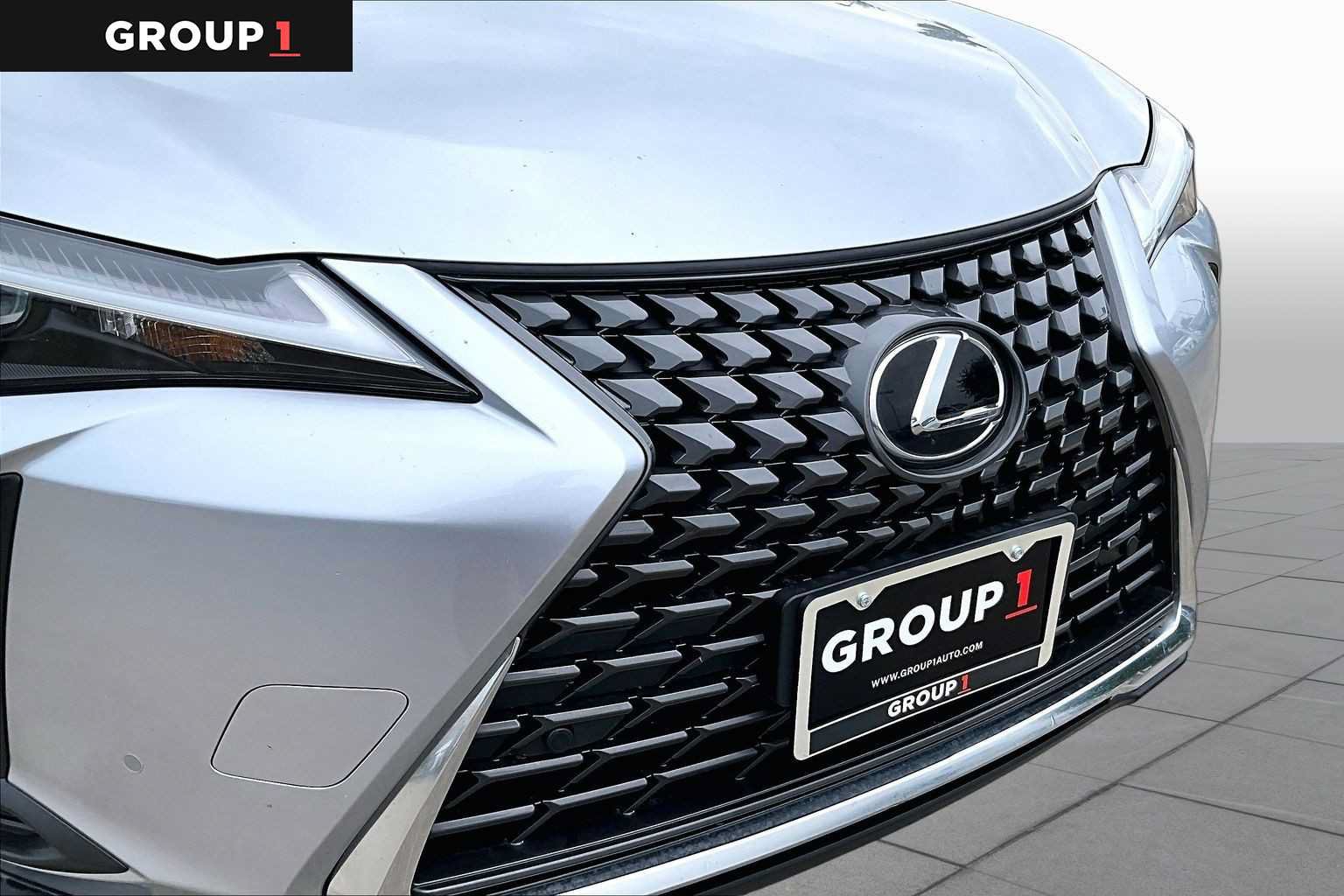 Certified 2025 Lexus UX 300h FWD w/ Accessory Package (Z1) image 27