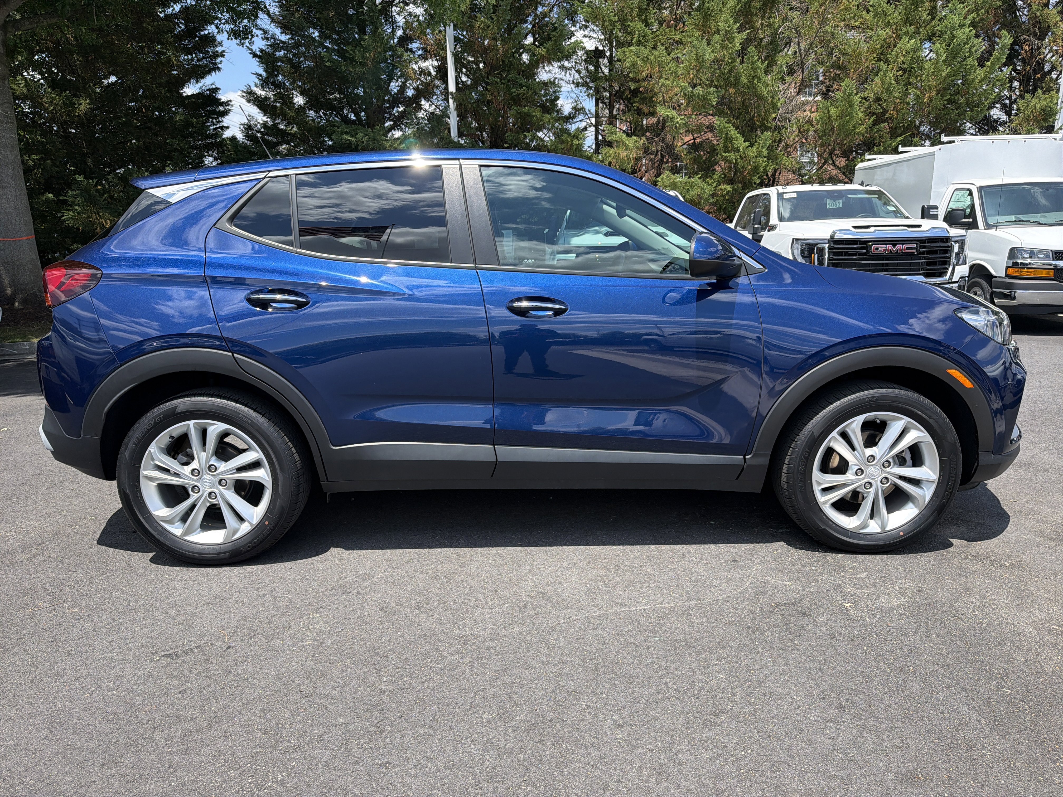 Used 2023 Buick Encore GX Preferred FWD image 11