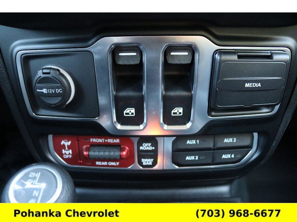 Used 2024 Jeep Wrangler Rubicon w/ Technology Group image 19