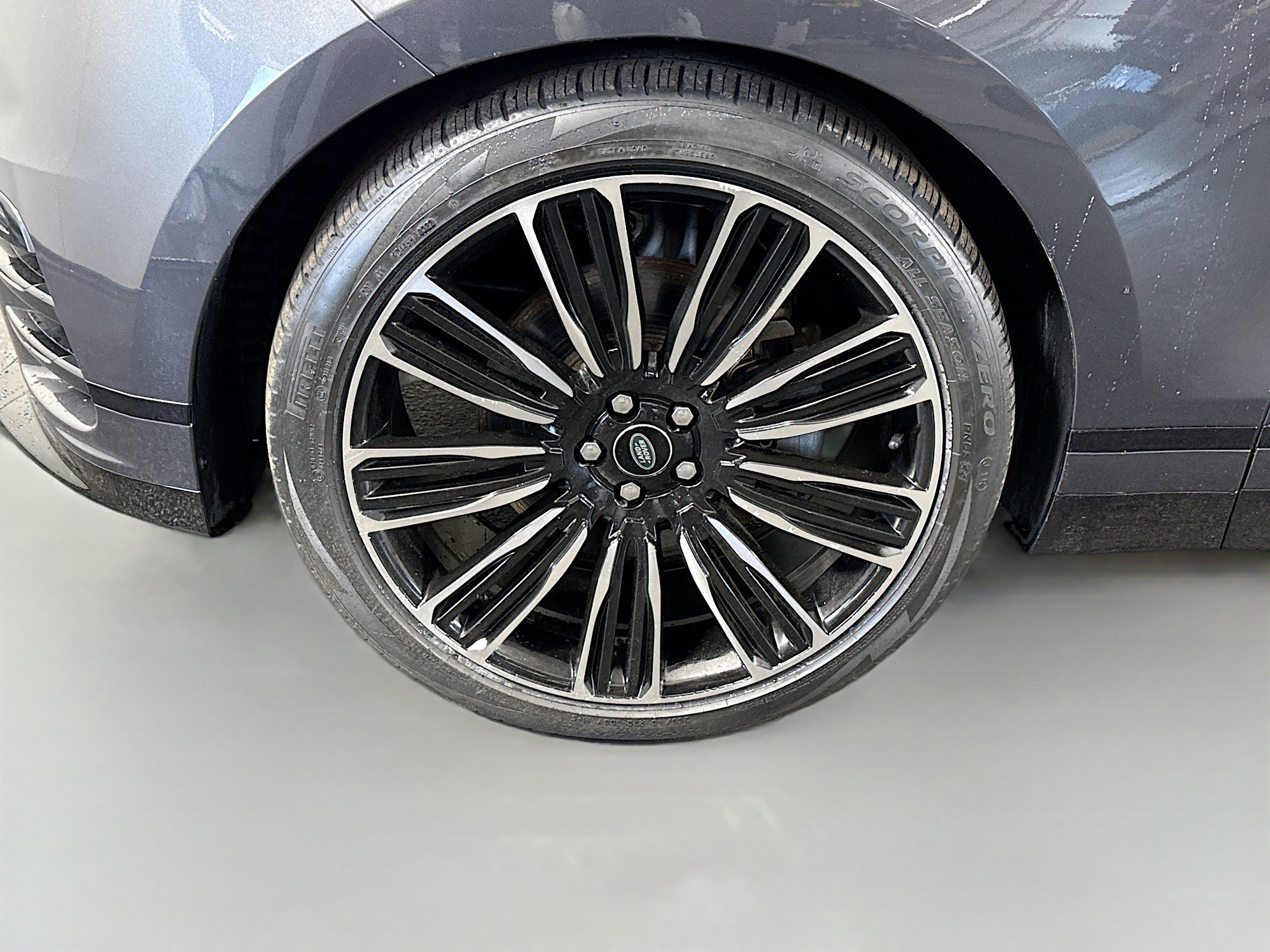 Used 2022 Land Rover Range Rover Velar R-Dynamic S image 38