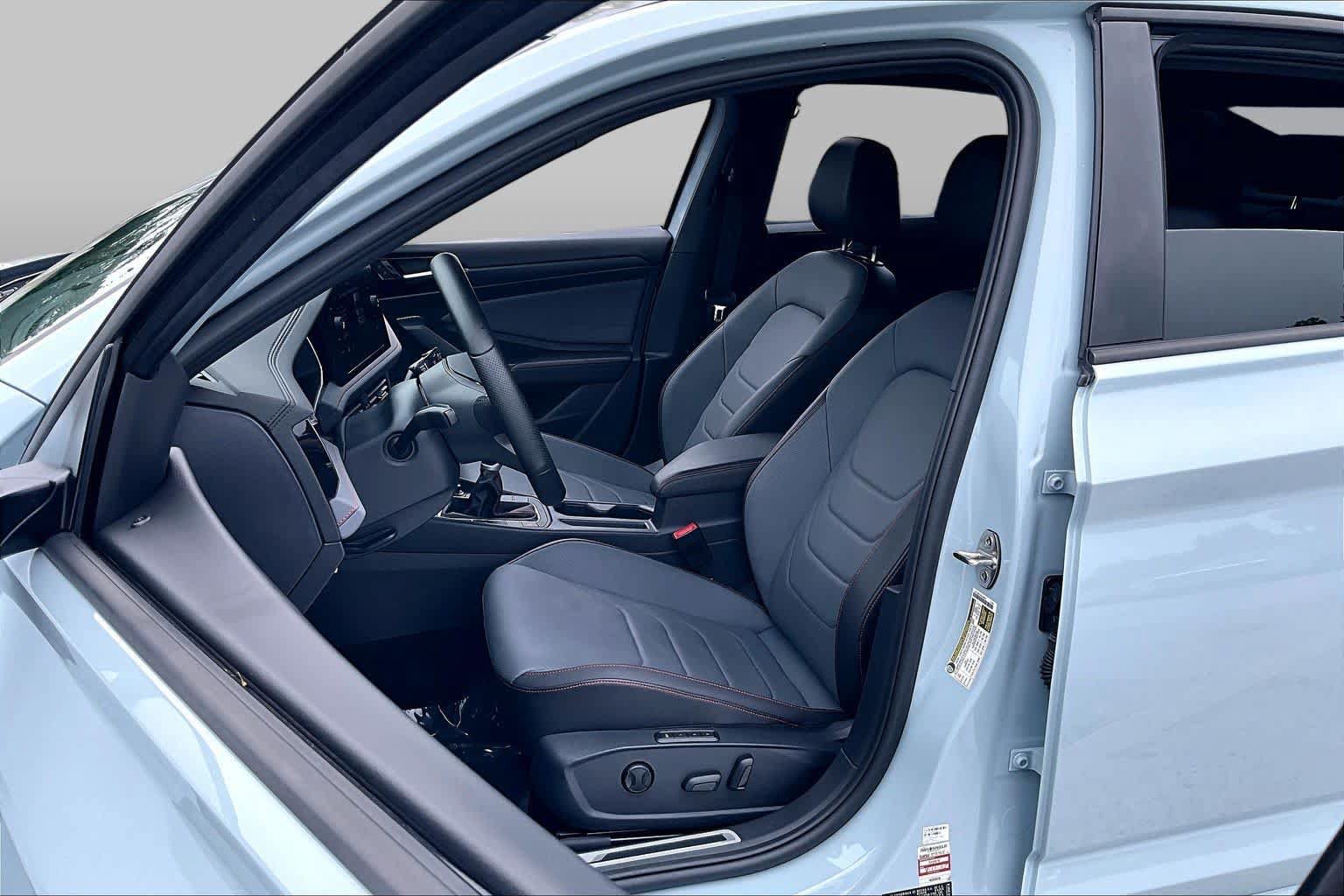 Used 2025 Volkswagen Jetta GLI Autobahn FWD image 8