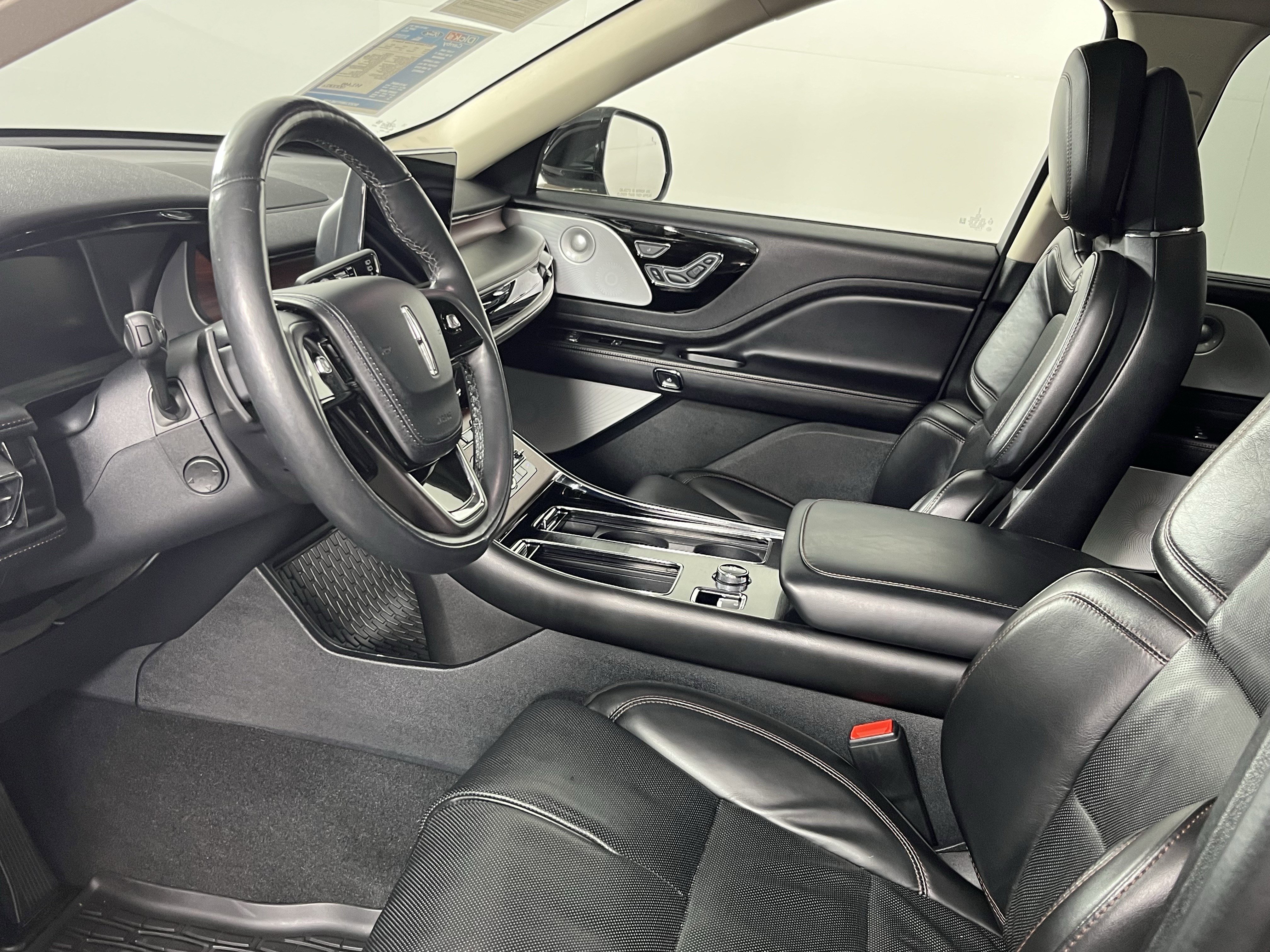 Used 2022 Lincoln Aviator Reserve w/ Equipment Group 201A image 8