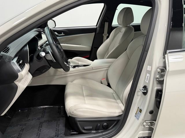 Used 2025 Genesis G70 2.5T image 14