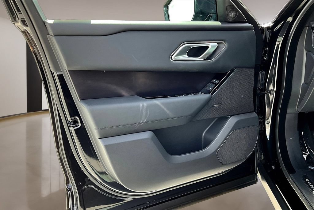 Certified 2026 Land Rover Range Rover Velar Dynamic SE AWD/4WD image 18