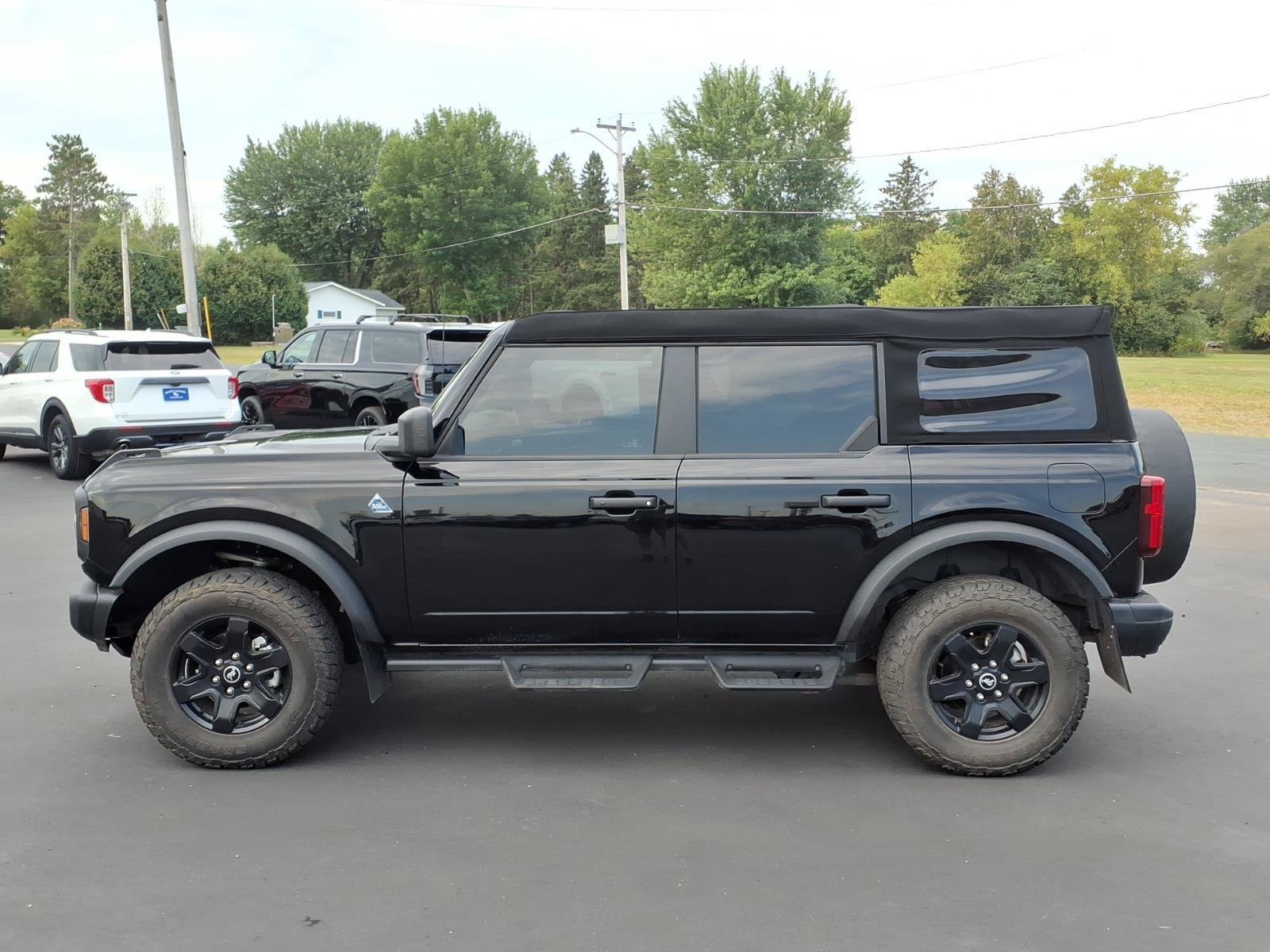 Certified 2023 Ford Bronco Black Diamond AWD/4WD image 2